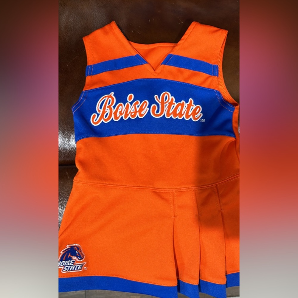 Boise State cheer uniform